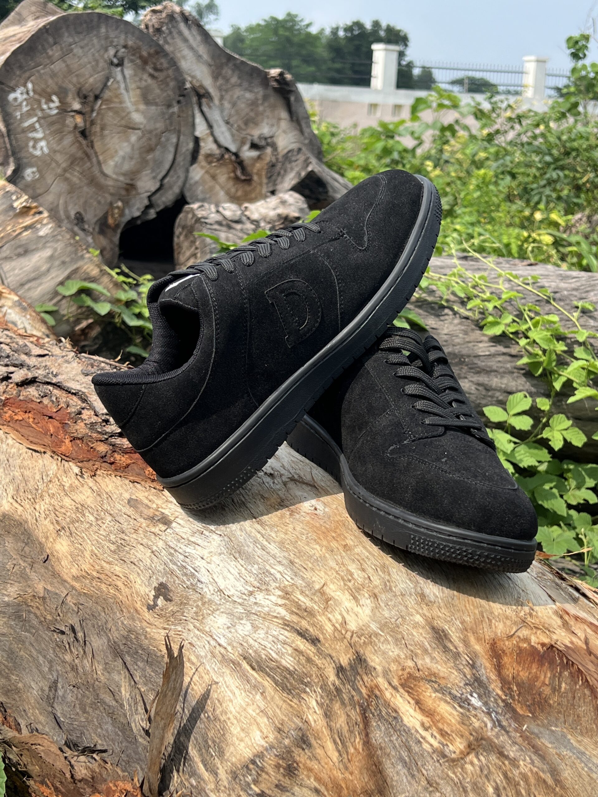 DO1GO Matte Black Sneakers